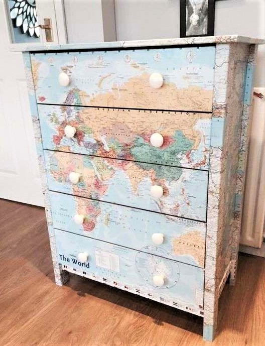 cassettiera con 5 cassetti e illustrazione mappamondo